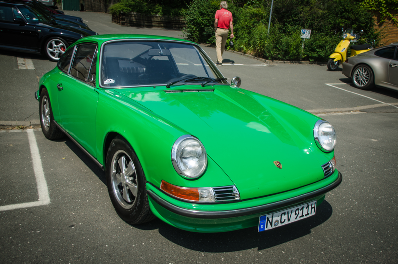 Illustration for article titled Photodump: A classic Porsche car meet.